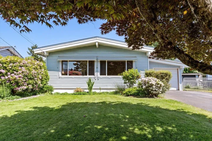4350 CYPRESS STREET, Yarrow, Yarrow, British Columbia V2R5E7