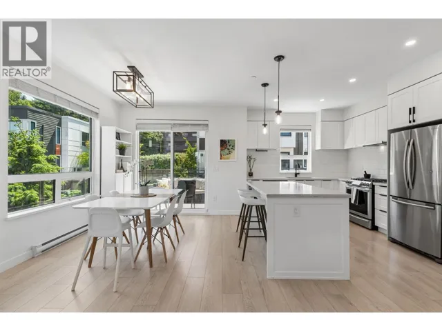 205 3021 ST GEORGE STREET, Port Moody, British Columbia V3H0K3