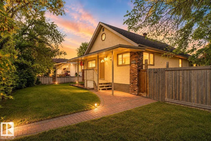 9821 153 ST NW, Edmonton, Alberta T5P2A6