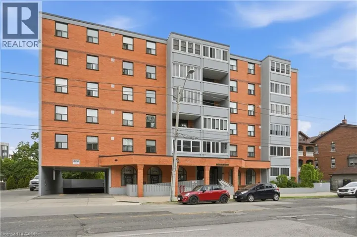 23 MAIN Street Unit# 404, Dundas, Ontario L9H2P7