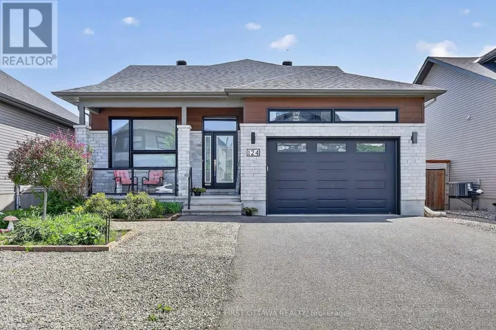 124 LYON STREET E, Russell, Ontario K0A1W0