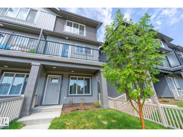 7032 ROSENTHAL DR NW, Edmonton, Alberta T5T7L4