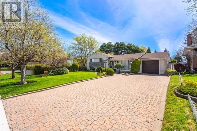 3 DONATA DRIVE, Mississauga (Streetsville), Ontario L5M1T2