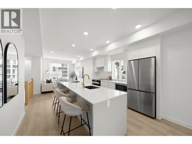 6 728 LEA AVENUE, Coquitlam, British Columbia V3J0S1