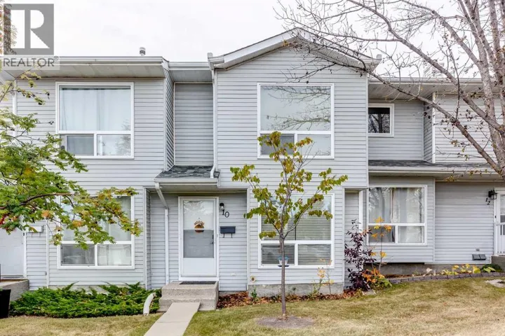 10 Deerfield Green SE, Calgary, Alberta T2J7B8