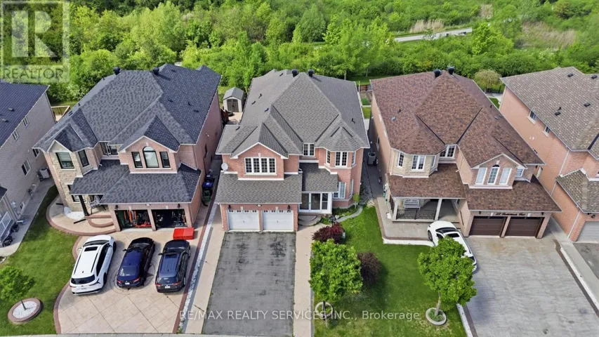 20 SWITCHBACK TRAIL, Brampton (Sandringham-Wellington), Ontario L6R3G9