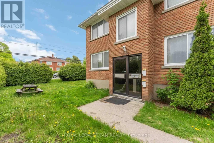 3 - 1086 APOLYDOR AVENUE, Ottawa, Ontario K1H8A9