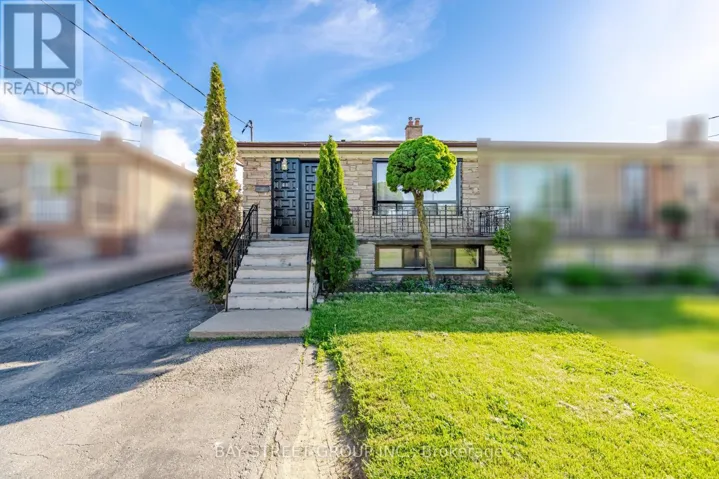 44 DUNCANWOODS DRIVE, Toronto (Humber Summit), Ontario M9L2C4
