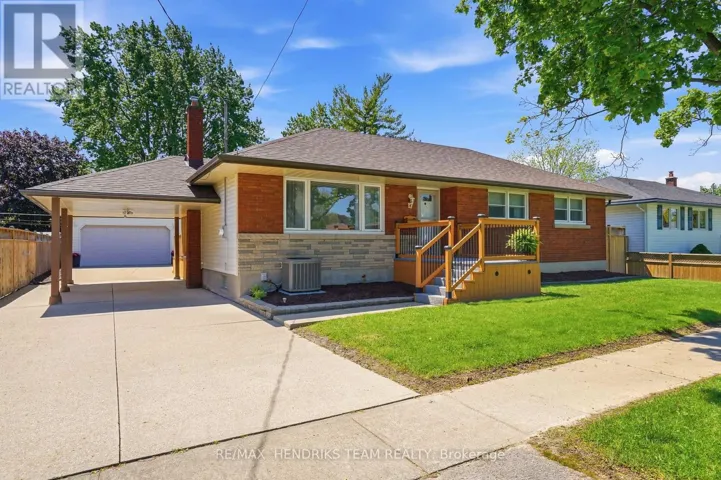 17 SULLIVAN DRIVE, St. Catharines (Lakeport), Ontario L2N1K3