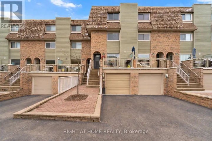 94 DUTCH MYRTLE WAY, Toronto (Banbury-Don Mills), Ontario M3B3K8