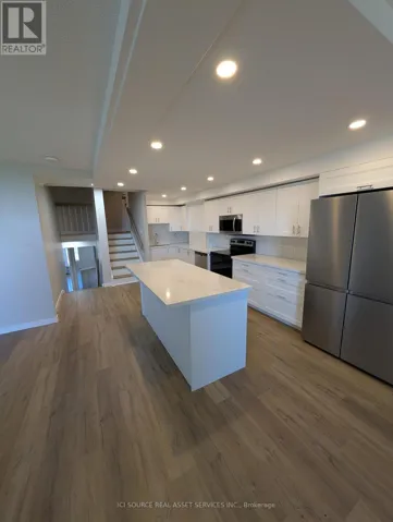 E3 - 284 MILL ROAD, Toronto (Markland Wood), Ontario M9C4W6