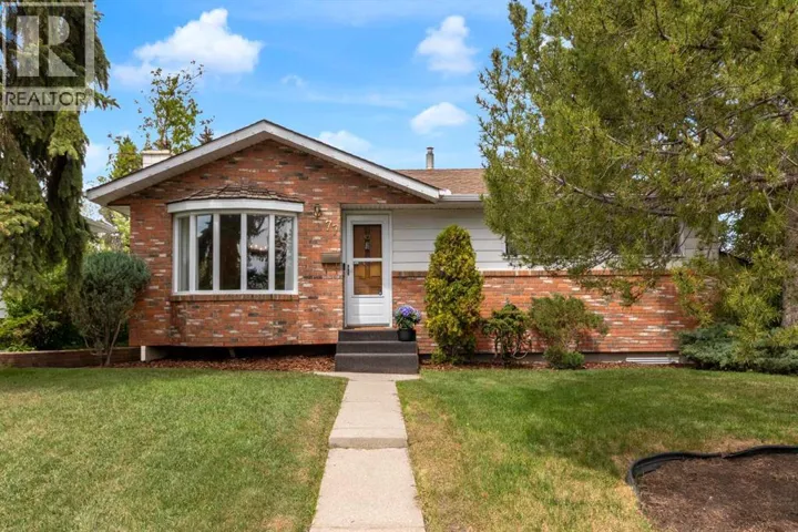 77 Hogarth Crescent SW, Calgary, Alberta T2V3A8
