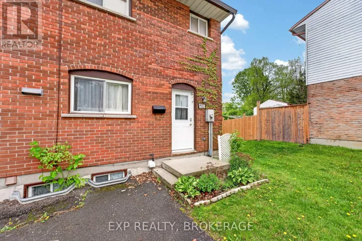 931 OAKVIEW AVENUE, Kingston (South of Taylor-Kidd Blvd), Ontario K7M6V4