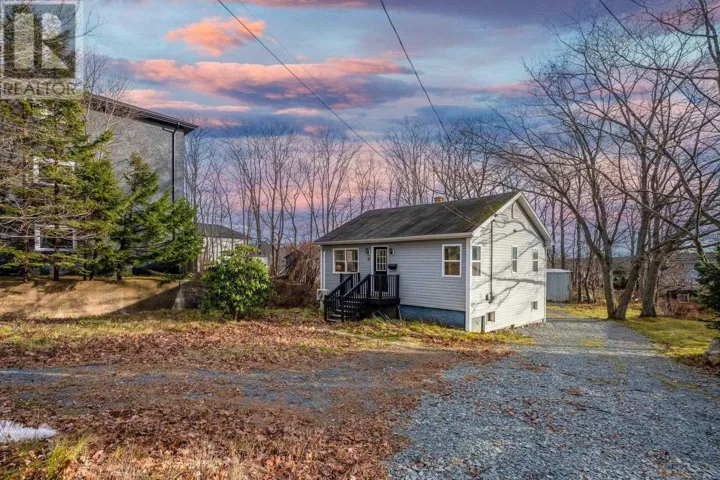 18 Layton Road, Spryfield, Nova Scotia B3P1Z8