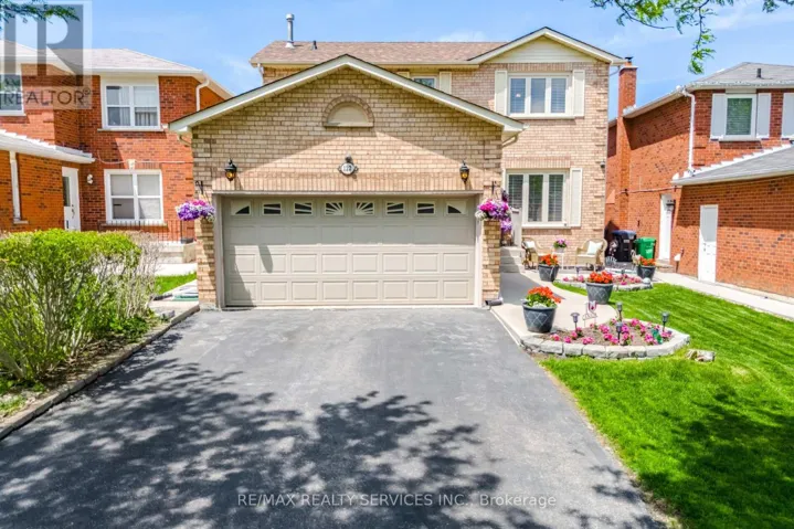 122 FLOWERTOWN AVENUE, Brampton (Northwood Park), Ontario L6X3Y6