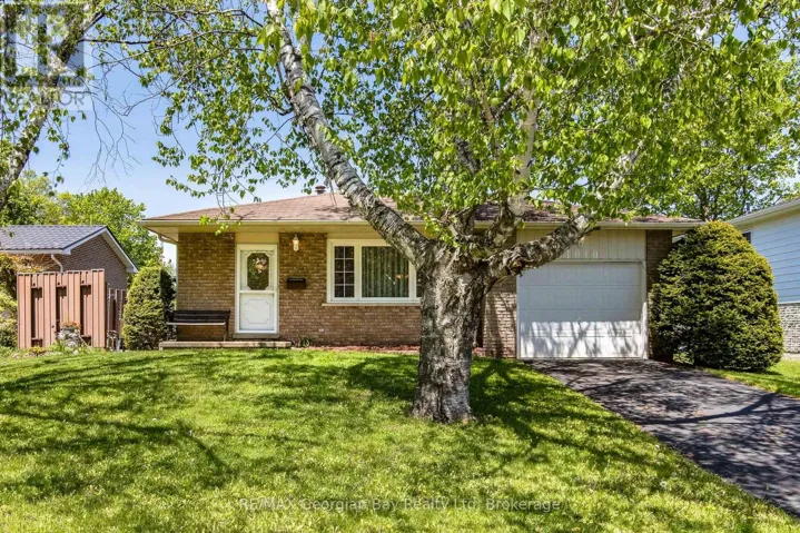 1010 GLEN EAGLES CRESCENT, Midland, Ontario L4R2R1