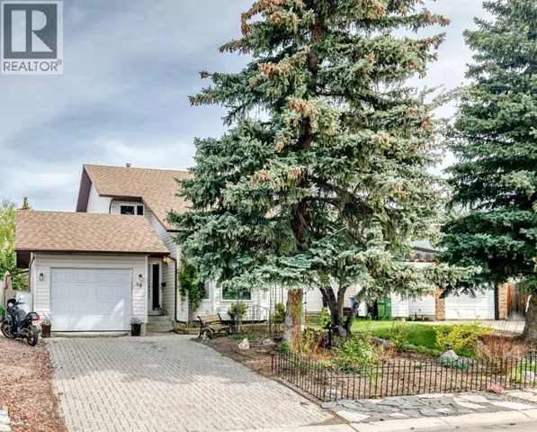 68 Woodview Court SW, Calgary, Alberta T2W4X4