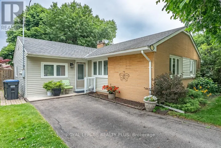 27 SORA DRIVE, Mississauga (Streetsville), Ontario L5M1B3