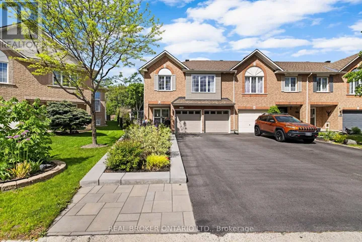 124 MACASSA CIRCLE, Ottawa, Ontario K2T1J9