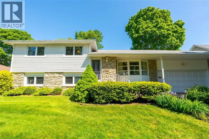 572 HIGHBURY PARK, Sarnia, Ontario N7V2J9