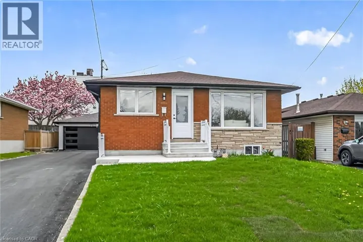74 VICTOR Boulevard, Hamilton, Ontario L9A2V4