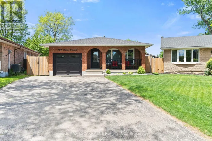 104 FIONA CRESCENT, Hamilton (Gourley), Ontario L9C6P4