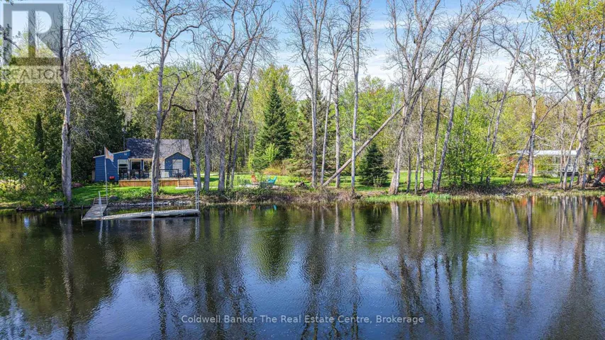 Double lot, 200 feet of frontage on the Severn.
