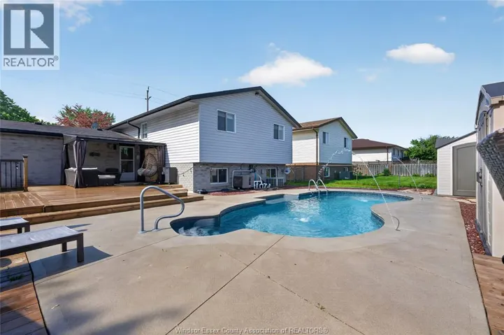 8492 Jerome, Windsor, Ontario N8S4S1