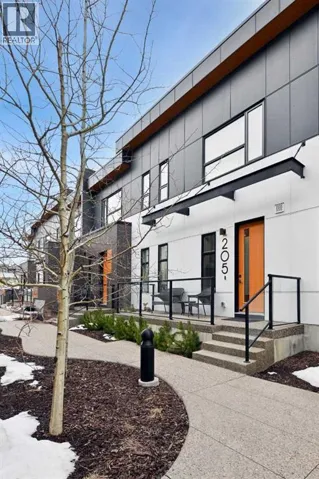 205, 830 78 Street SW, Calgary, Alberta T3H6B2