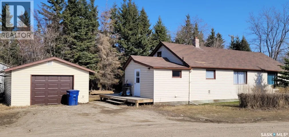 601 3rd AVENUE E, Meadow Lake, Saskatchewan S9X1H7
