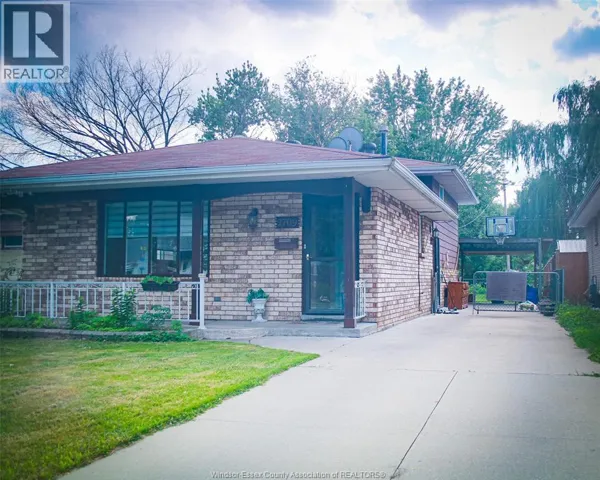 2709 CLEMENCEAU, Windsor, Ontario N8T2P9