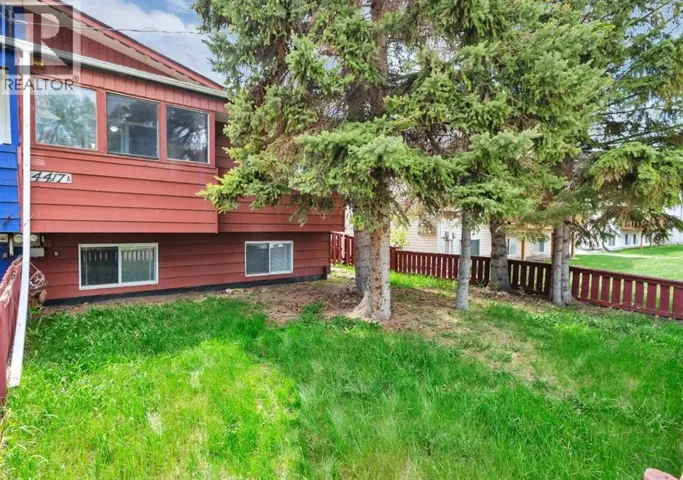 4417A 47A Avenue, Sylvan Lake, Alberta T4S1N4