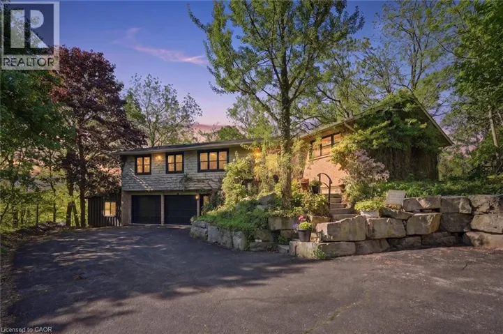 1987 SNAKE Road, Burlington, Ontario L7P4Y1