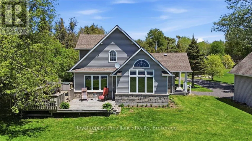 233 PARKVIEW ROAD, Prince Edward County (Ameliasburg Ward), Ontario K0K1L0