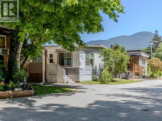 93 40157 GOVERNMENT ROAD, Squamish, British Columbia V0N1T0