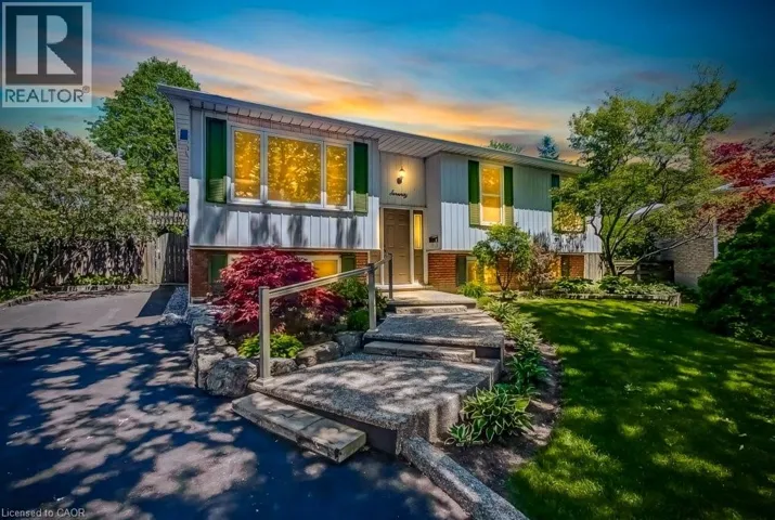 70 GRAYSTONE Drive, Hamilton, Ontario L9C4R8