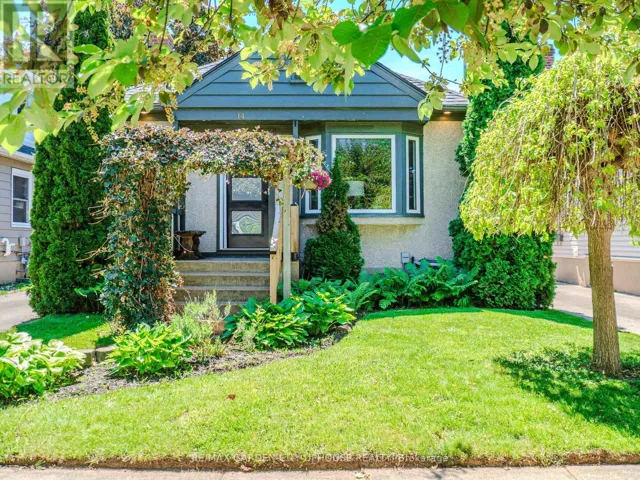 14 SPRUCE STREET, St. Catharines (Downtown), Ontario L2R1B3