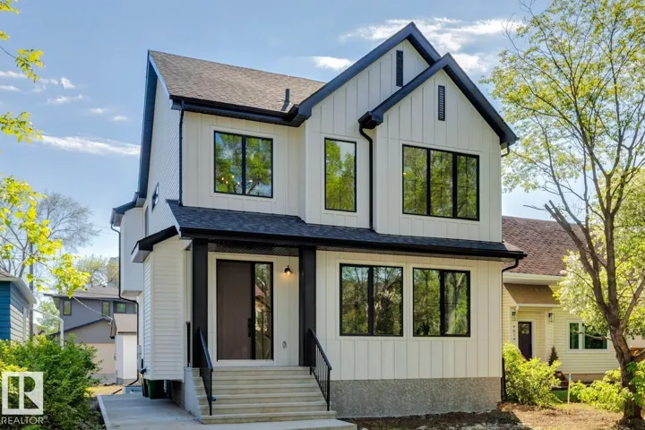 9023 90 ST NW, Edmonton, Alberta T6C3L8