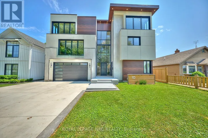 10 PAWLING STREET, St. Catharines (Port Dalhousie), Ontario L2N5M2