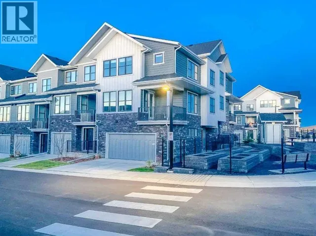 917 Crestridge Common SW, Calgary, Alberta T3B6L6