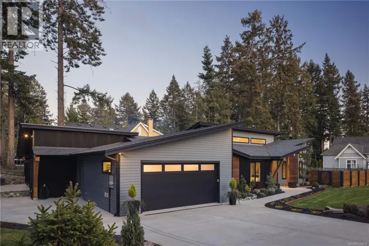 593 Downey Rd, North Saanich, British Columbia V8L5M6
