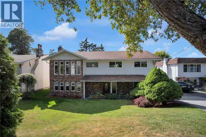 916 Rankin Rd, Esquimalt, British Columbia V9A6V6