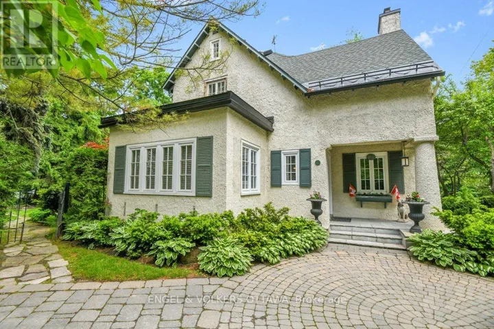 202 CLOVERDALE ROAD, Ottawa, Ontario K1M0X2