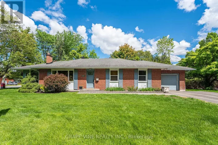 2201 BRAESIDE AVENUE, Ottawa, Ontario K1H7J6
