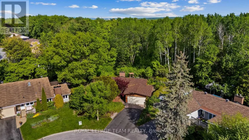 548 RIVERSHORE CRESCENT, Ottawa, Ontario K1J7Y7