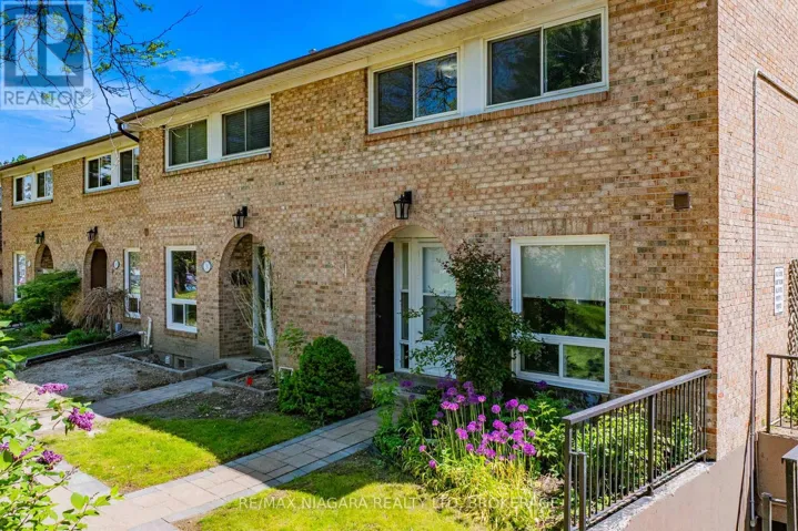 32 - 1 WOOTTEN WAY S, Markham (Sherwood-Amberglen), Ontario L3P3H7