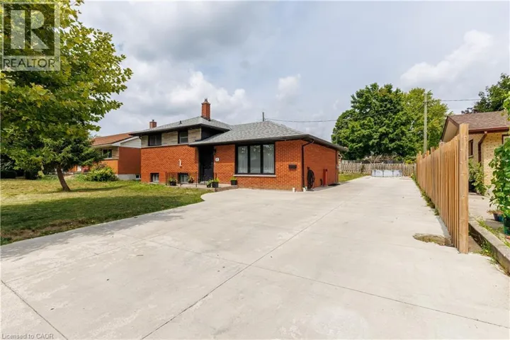 18 SILVERDALE Crescent, London, Ontario N5Z4A4