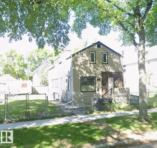 10852 92 ST NW, Edmonton, Alberta T5H1V8