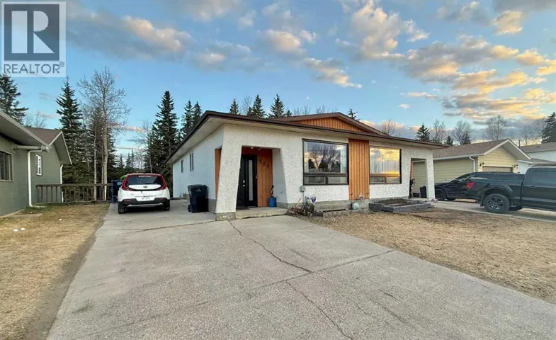 389 Mountain Street, Hinton, Alberta T7V1K6