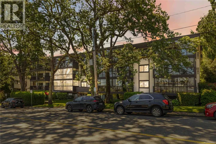 203 1665 Oak Bay Ave, Victoria, British Columbia V8R1B5